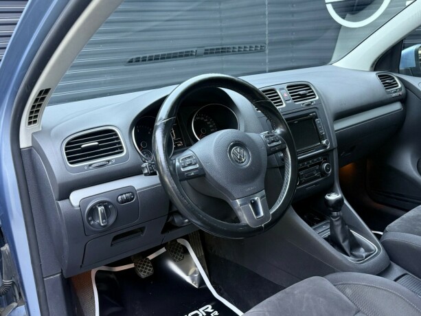 volkswagen-golf-diesel-2011-big-11