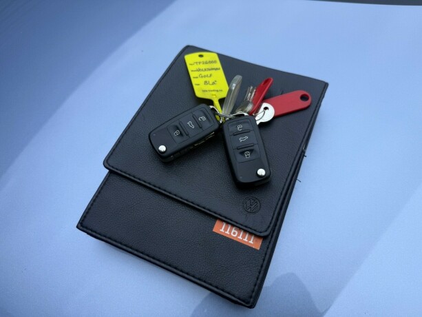 volkswagen-golf-diesel-2011-big-28