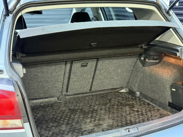 volkswagen-golf-diesel-2011-big-27