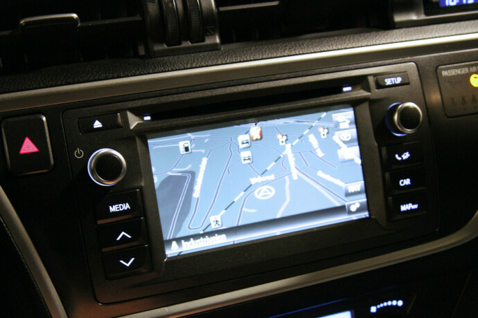 toyota-auris-elektrisitetbensin-2014-big-9