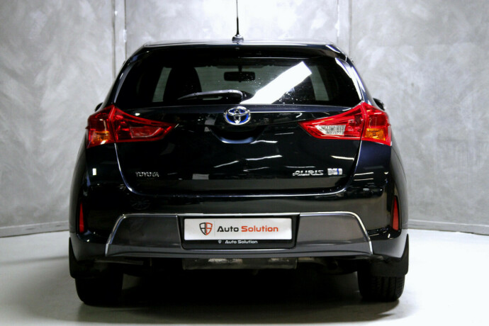 toyota-auris-elektrisitetbensin-2014-big-4