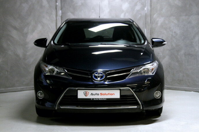 toyota-auris-elektrisitetbensin-2014-big-2