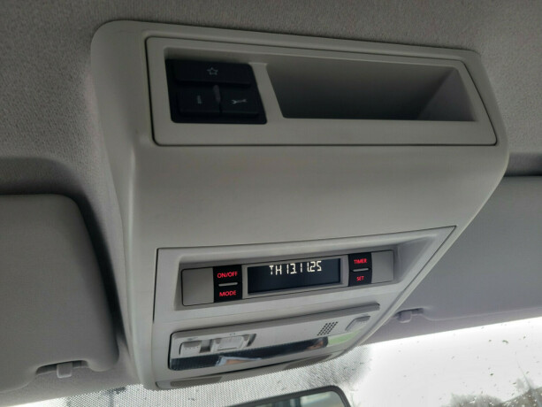 volkswagen-transporter-diesel-2012-big-18