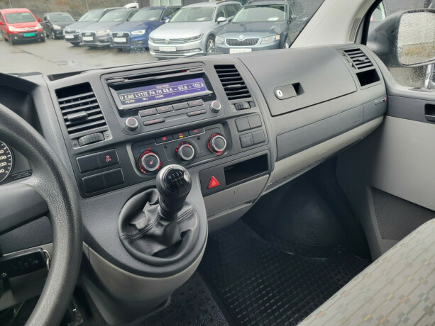 volkswagen-transporter-diesel-2012-big-14