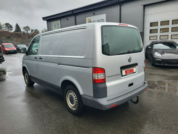 volkswagen-transporter-diesel-2012-big-6