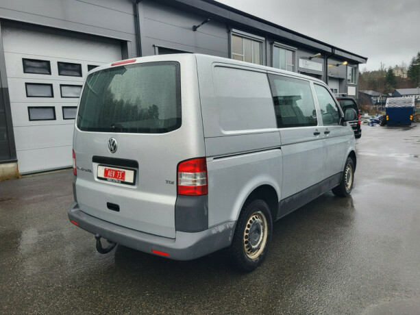 volkswagen-transporter-diesel-2012-big-4