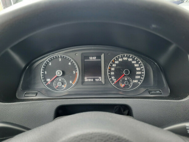 volkswagen-transporter-diesel-2012-big-16