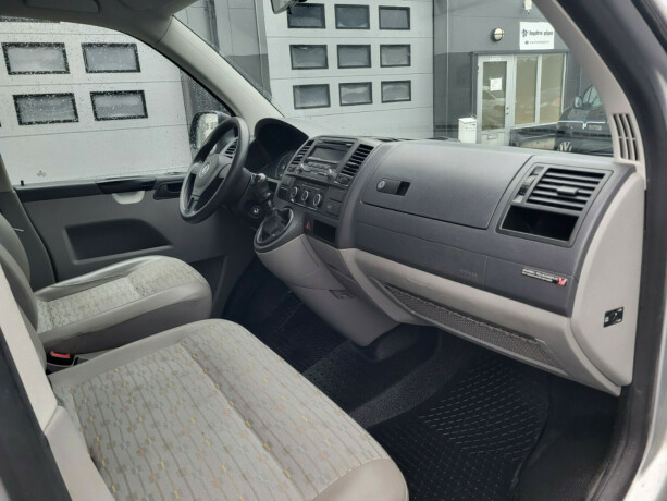 volkswagen-transporter-diesel-2012-big-11