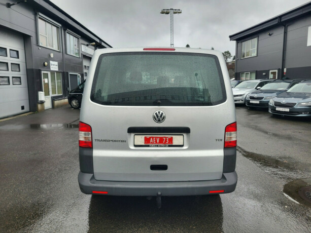 volkswagen-transporter-diesel-2012-big-5