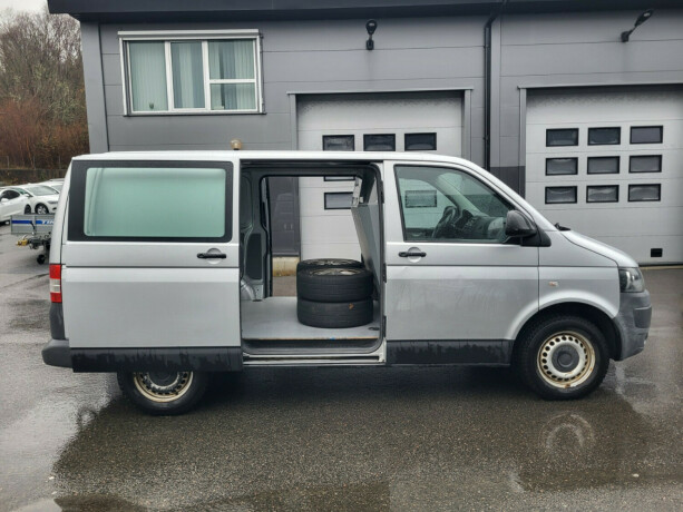 volkswagen-transporter-diesel-2012-big-8