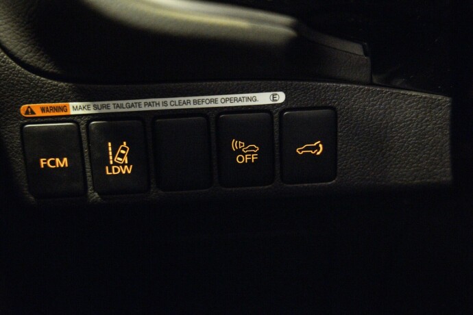 mitsubishi-outlander-elektrisitetbensin-2015-big-16