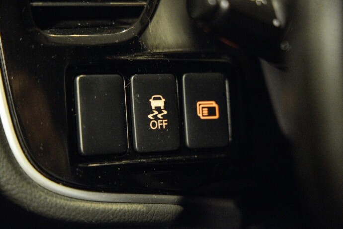 mitsubishi-outlander-elektrisitetbensin-2015-big-17