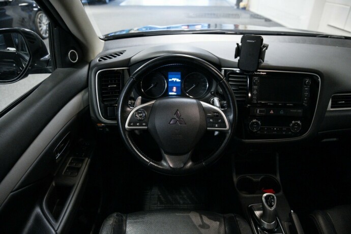 mitsubishi-outlander-elektrisitetbensin-2015-big-10