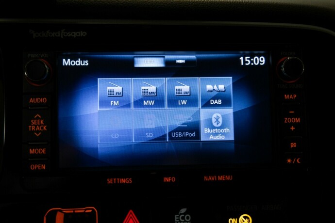 mitsubishi-outlander-elektrisitetbensin-2015-big-14