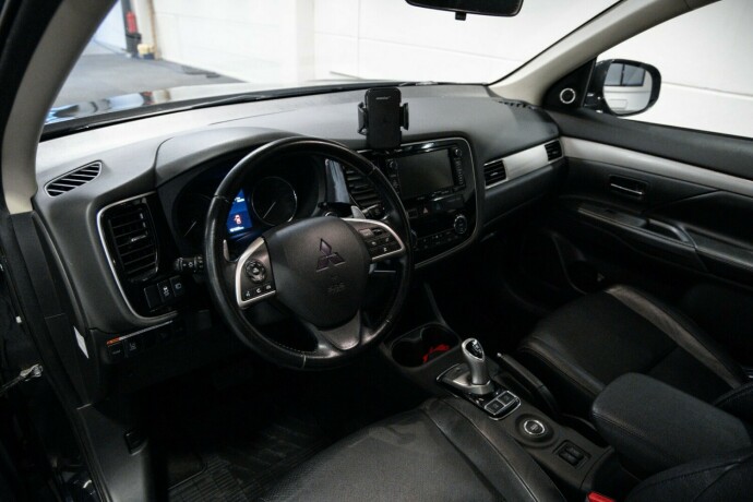 mitsubishi-outlander-elektrisitetbensin-2015-big-5