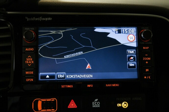 mitsubishi-outlander-elektrisitetbensin-2015-big-12