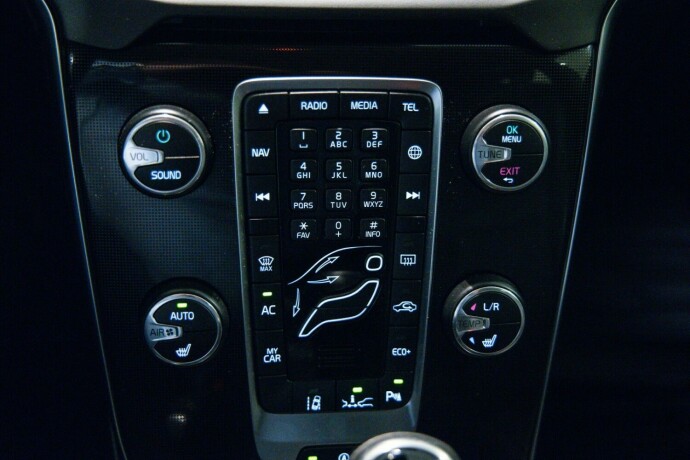 volvo-v40-cross-country-bensin-2019-big-18