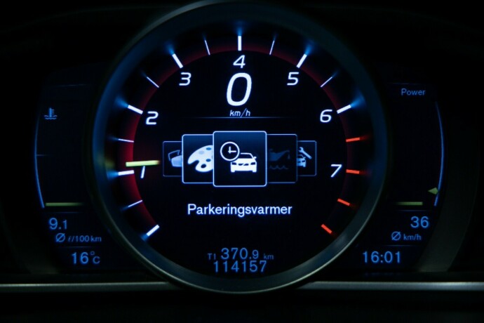 volvo-v40-cross-country-bensin-2019-big-12