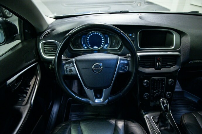 volvo-v40-cross-country-bensin-2019-big-10