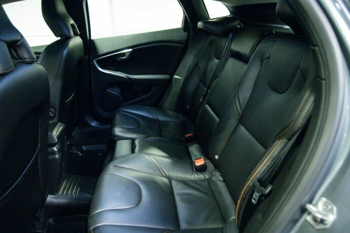 volvo-v40-cross-country-bensin-2019-big-6