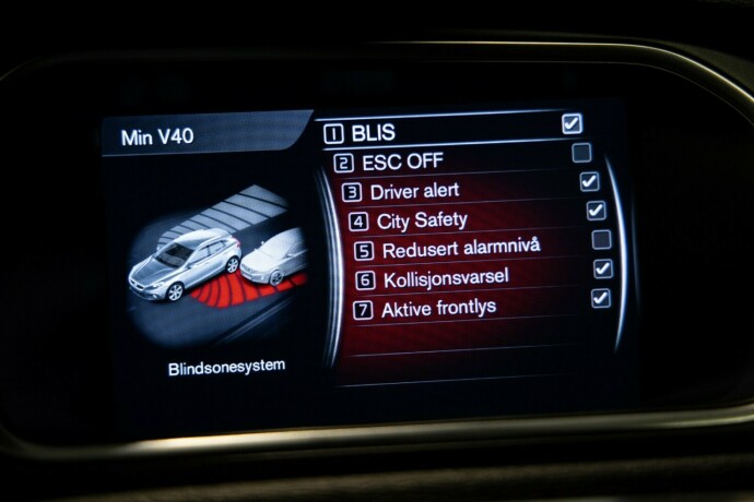 volvo-v40-cross-country-bensin-2019-big-16