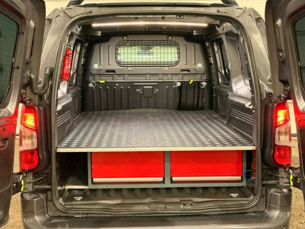 peugeot-partner-diesel-2019-big-11