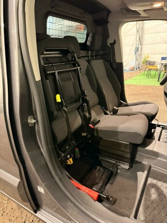 peugeot-partner-diesel-2019-big-10