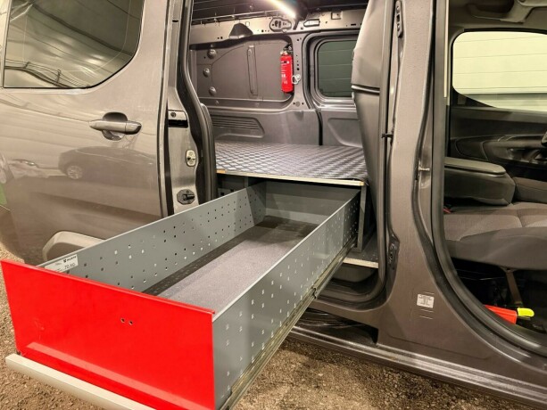 peugeot-partner-diesel-2019-big-16