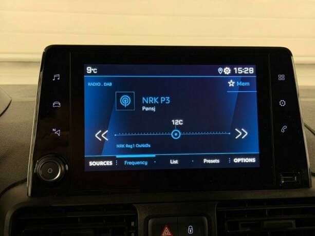 peugeot-partner-diesel-2019-big-24