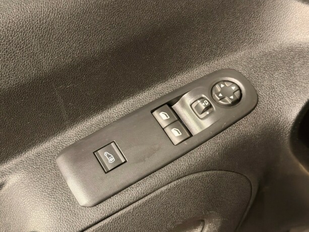 peugeot-partner-diesel-2019-big-20