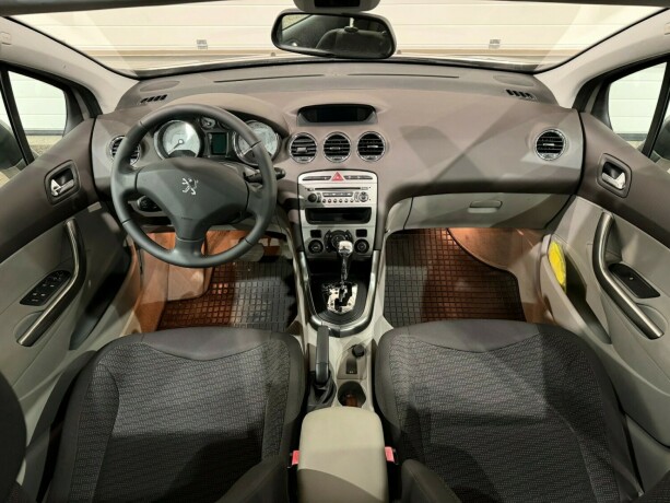 peugeot-308-bensin-2011-big-13