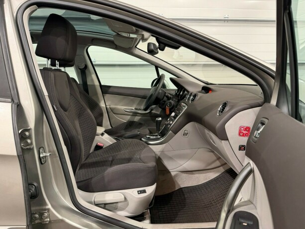 peugeot-308-bensin-2011-big-10