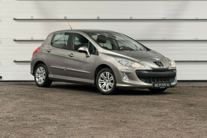 peugeot-308-bensin-2011-big-0