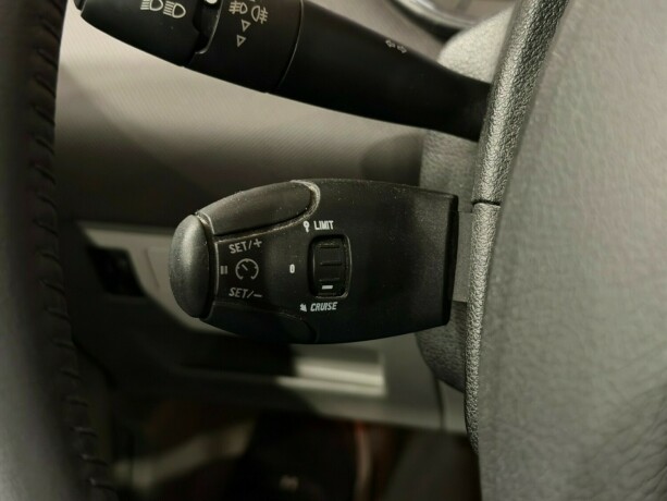 peugeot-308-bensin-2011-big-14