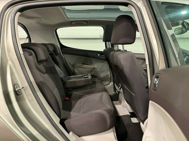 peugeot-308-bensin-2011-big-9