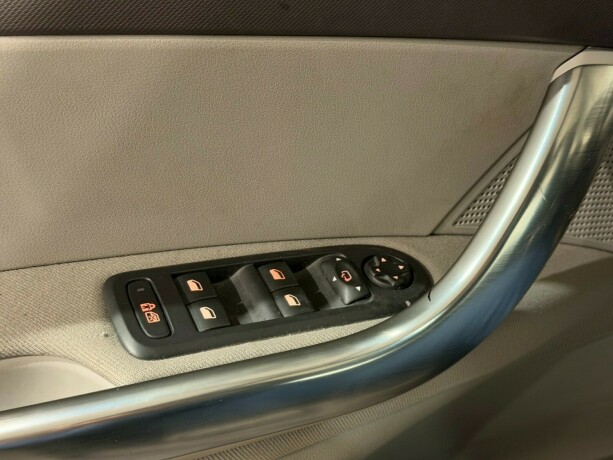 peugeot-308-bensin-2011-big-16