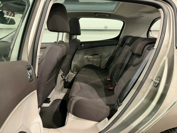 peugeot-308-bensin-2011-big-8