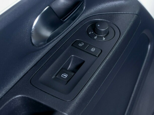 volkswagen-up-bensin-2013-big-26