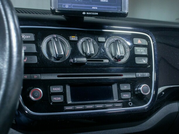 volkswagen-up-bensin-2013-big-36