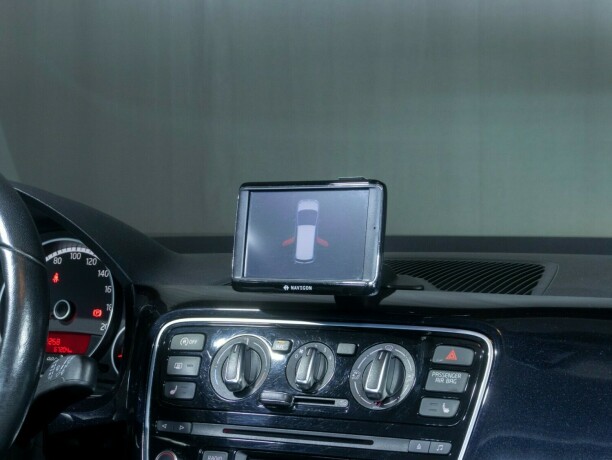 volkswagen-up-bensin-2013-big-20