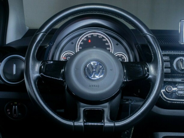 volkswagen-up-bensin-2013-big-28