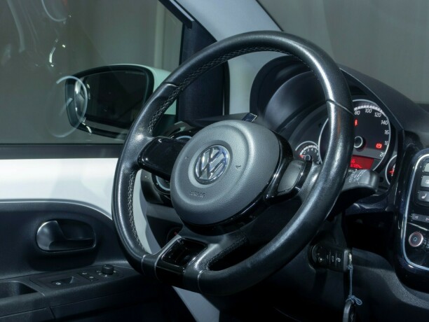 volkswagen-up-bensin-2013-big-19