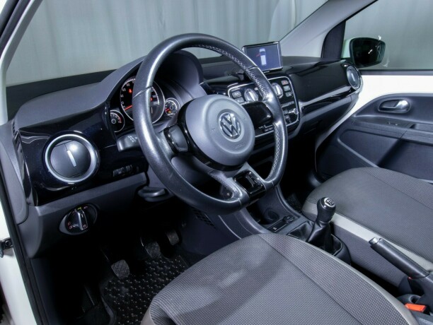 volkswagen-up-bensin-2013-big-41