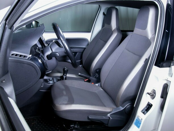 volkswagen-up-bensin-2013-big-43