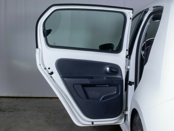 volkswagen-up-bensin-2013-big-24