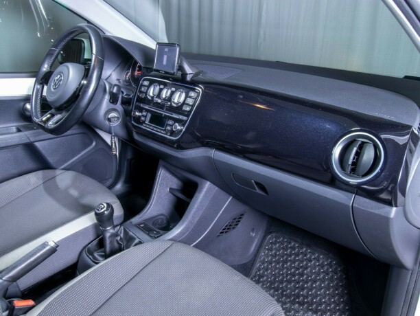 volkswagen-up-bensin-2013-big-45