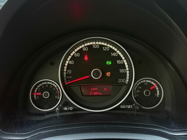 volkswagen-up-bensin-2013-big-14