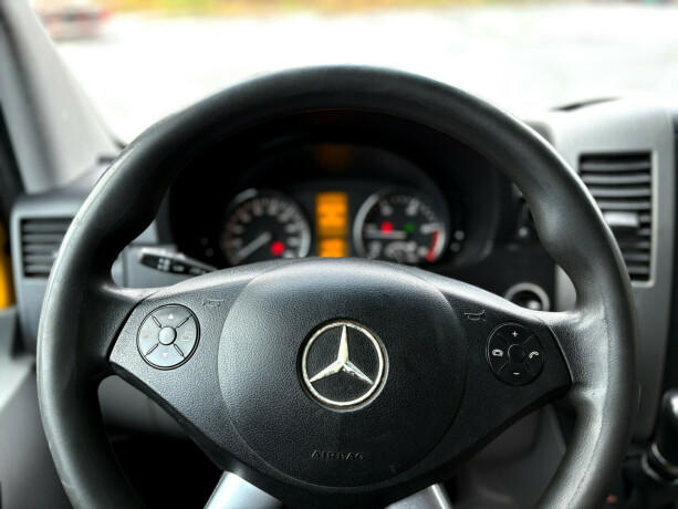 mercedes-benz-sprinter-diesel-2018-big-8