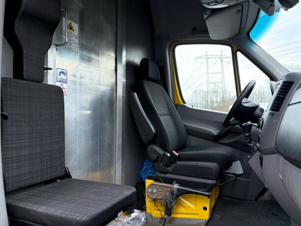 mercedes-benz-sprinter-diesel-2018-big-5