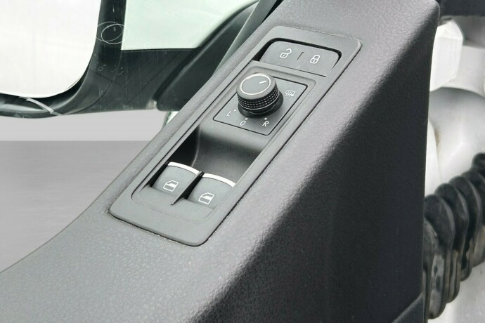 volkswagen-caravelle-diesel-2018-big-15